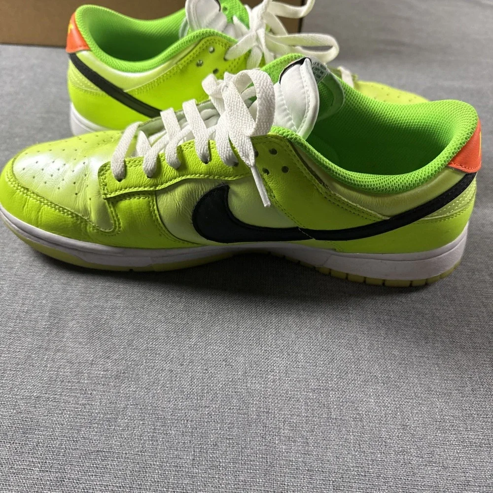 Nike‎ Dunk Low SE Volt Black/Total Orange Glow Men's Size 11.5 FJ4610-702